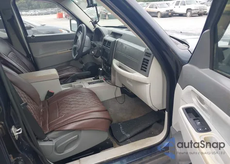 2008 Jeep Liberty Sport из США, поврежденный, VIN 1J8GN28K78W172223